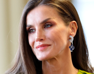 Letizia Ortiz es la reina consorte de España desde el 19 de junio de 2014, por su matrimonio con el rey Felipe VI.