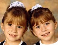 Imagen de archivo de las gemelas Olsen, Mary Kate y Ashley Olsen. Famosas por varios de sus papeles en series como Full House.