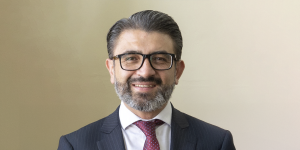 Xavier Eduardo Bermúdez López asume la gobernación de Azuay.