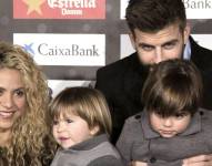 Imagen de archivo en una alfombra roja en la que posan Shakira, Gerard Piqué y sus dos hijos.