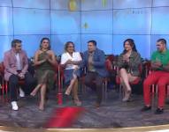 Elenco de En Contacto en una imagen de archivo.