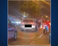 Magallanes publicó un video en sus redes sociales en el que se observa a un sujeto forcejeando con la persona que se encontraba en el asiento del copiloto.