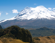 La Reserva Ecológica Antisana es uno de los destinos favoritos de los montañistas.