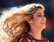 Imagen de archivo de Shakira. Shakira Isabel Mebarak Ripoll (Barranquilla, Atlántico, Colombia; 2 de febrero de 1977), conocida simplemente como Shakira, es una cantautora, bailarina, actriz y empresaria colombiana.