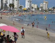 Las playas son el lugar al que más acuden los ecuatorianos durante el feriado.
