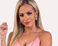 Fabiola Véliz como Paula