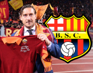 Archivo Francesco Totti camiseta.