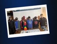 Policía de Perú con miembros de una banda dedicada al tráfico de drogas.