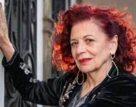 La profesora de danza también es actriz, modelo, escritora y traductora