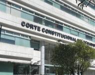 La fachada externa del edificio de la Corte Constitucional.