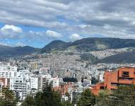En las zonas altas de Quito se ha reportado la fuerza del viento.