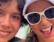 Imagen de archivo de Alejandra Jaramillo y su hijo de 14 años.