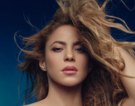 Shakira, es una cantante, compositora, bailarina, actriz y empresaria colombiana de 47 años.