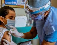 Ecuador es uno de los primeros países de la región en inmunizar a más del 85% de su población antes de fin de año. AP/Referencial