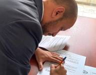 Integrantes de la organización Quito Levántate presentaron la medida hoy 15 de marzo de 2022.