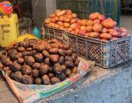 Venta de papas en mercados ecuatorianos