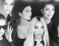 Las Kardashian son una familia estadounidense de origen armenio que se destaca en los campos del entretenimiento, el diseño de moda y los negocios.