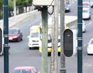 Fotoradares en la vía principal de Durán. Foto: API/Archivo