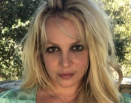 Britney Spears es una cantante, bailarina, compositora, modelo, actriz, diseñadora de moda, autora y empresaria estadounidense.