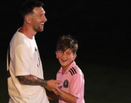 Leo Messi y su hijo Mateo de 8 años.