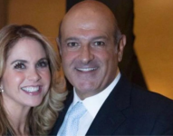 Lucero, conocida como la Novia de América, es una artista mexicana que ha destacado en la música, la actuación, la televisión y los negocios.