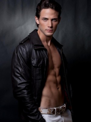 Gabriel Coronel, protagonista de Relaciones Peligrosas, realizará twitcam para sus fans