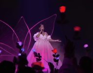 Natti Natasha anunció el sexo de su hija en plena presentación de los Premios Juventud.