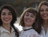 Las vidas de Çiçek, Cemre y Rüya están por cambiar al mismo tiempo