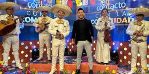 Daniel Páez y el mariachi Cielito Lindo deleitaron con una serenata para las mamás ecuatorianas
