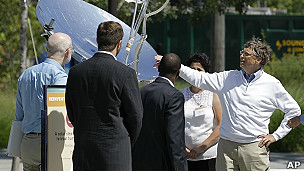 Bill Gates invierte dinero en inodoros