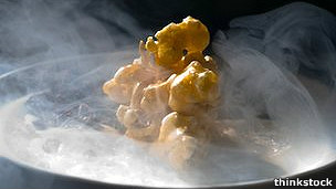 Los peligros de ingerir nitrógeno líquido