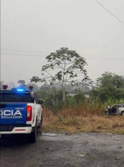 Imagen del carro donde fueron asesinadas cuatro personas.