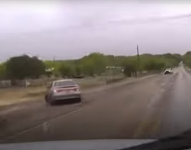 Lo que al principio parecía ser una simple multa de tránsito terminó en el arresto de un coyote.