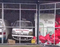 Hospital público de Quevedo opera en medio de la basura