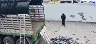 La droga se ocultaba en un compartimento en la carpa.