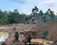 En 10 provincias se ha detectado minería ilegal en 2025. Son tres grupos criminales los que encabezan las operaciones ilícitas.