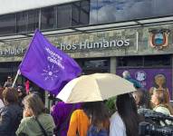 Plantón en los exteriores del Minsiterio de la Mujer y Derechos Humanos