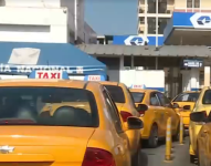 Taxistas hicieron largas filas para abastecerse de gas licuado