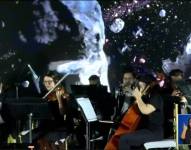 Sonidos del más allá deslumbró a miles de familias en el Cementerio General de Guayaquil.