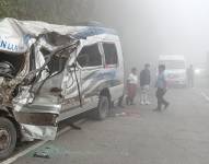 Bomberos de Cuenca, personal del Ministerio de Salud Pública (MSP) y uniformados de la Comisión de Tránsito del Ecuador (CTE) atendieron la emergencia.