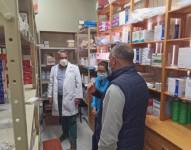 El ministro José Ruales visitó farmacias de centros de salud.
