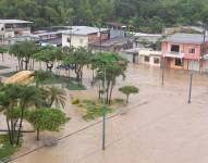 En imágenes que circulan en redes sociales se observa que calles, parques y casas están completamente bajo el agua.