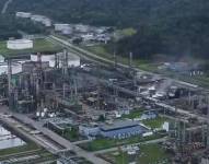 Toma aérea de una Refinería.