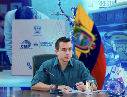 Políticamente Correcto: ¿Cambia algo la consulta de Noboa?