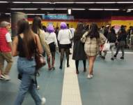 Miles de personas acudieron al concierto de Shakira en el Metro de Quito.