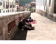 Los habitantes de calle ocupan el pretil del antiguo Hospital de San Lázaro.