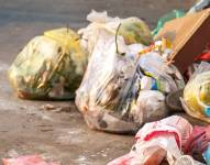 En la imagen se observa basura acumulada en un sector de Guayaquil. Foto: Archivo / Referencial