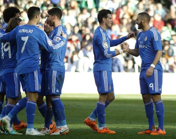 0-5. El Madrid, sin grandes alardes, se pasea ante un Betis moribundo
