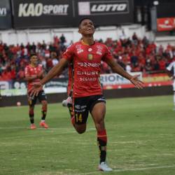 Deportivo Cuenca clasificó a la Copa Sudamericana 2026, tras golear a Emelec.