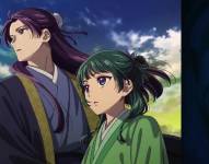 Los Diarios de la Boticaria (izq) destronó a Solo Leveling (der) como el anime mejor valorado del 2025